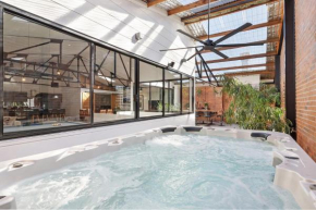 Platinum Precinct - The Penthouse